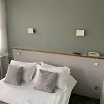 Отель Picardy Hotel-gare Du Nord