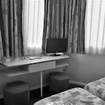 Отель Picardy Hotel-gare Du Nord