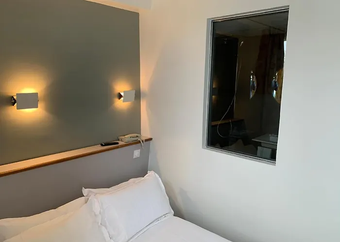 Picardy Hotel-gare Du Nord Hotel